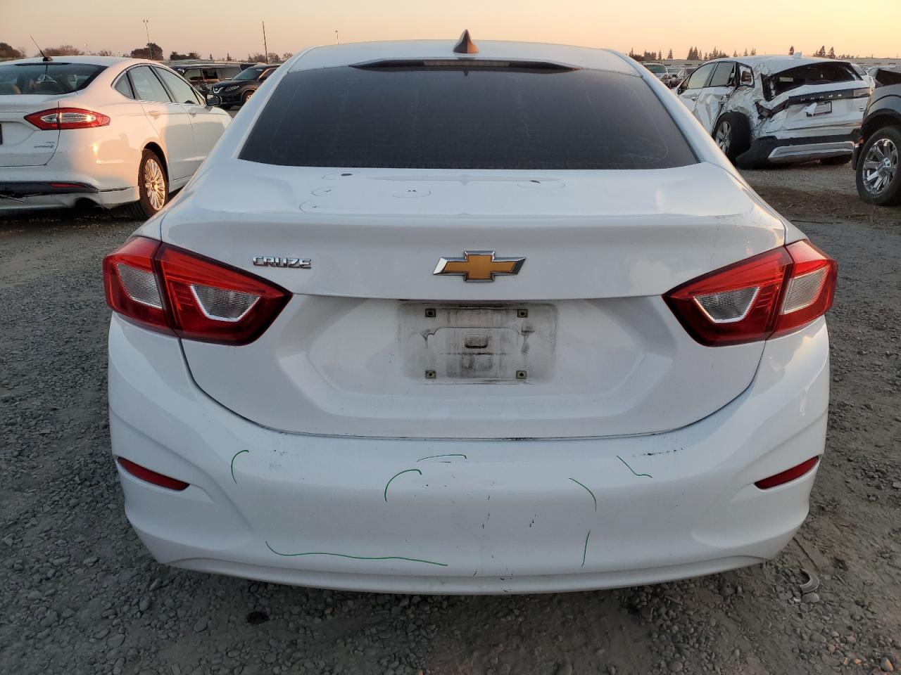 2018 Chevrolet Cruze - Image 6