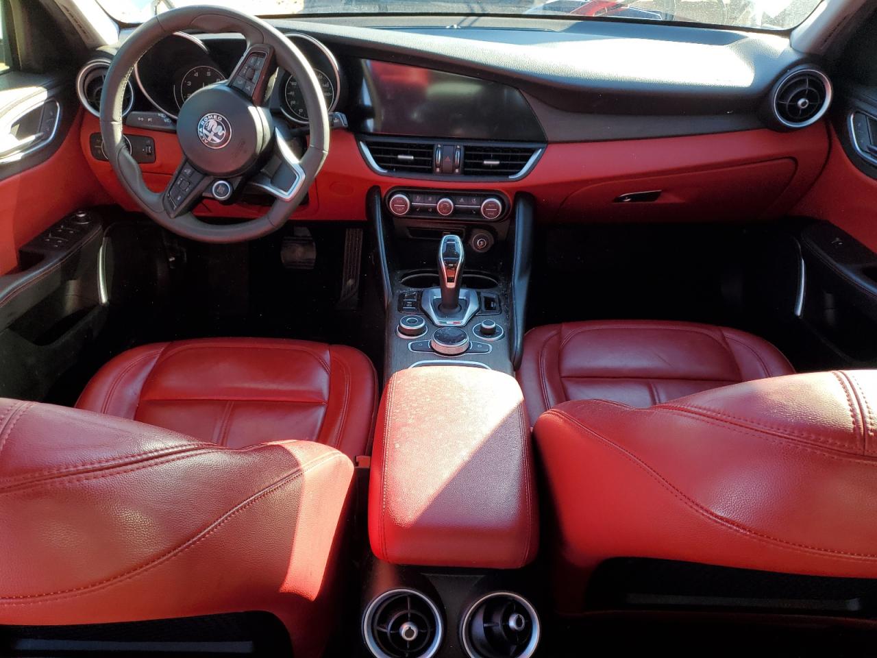 2021 Alfa Romeo Giulia - Image 8
