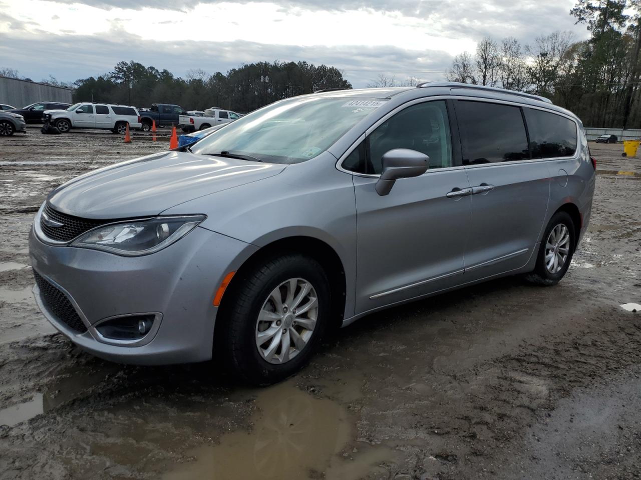 2018 Chrysler Pacifica - Image 1