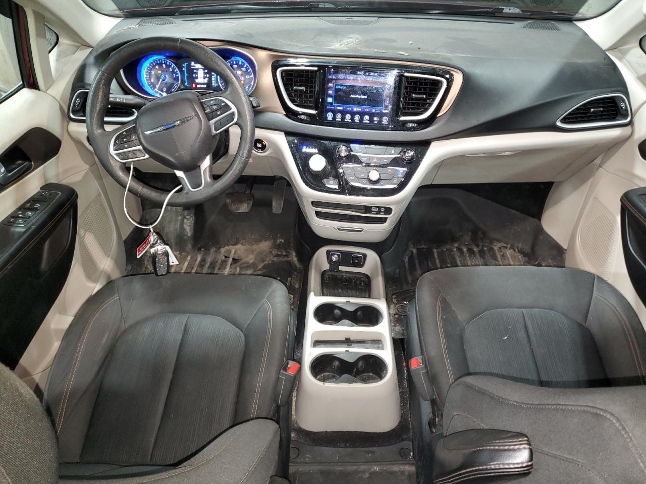 2017 Chrysler Pacifica - Image 8