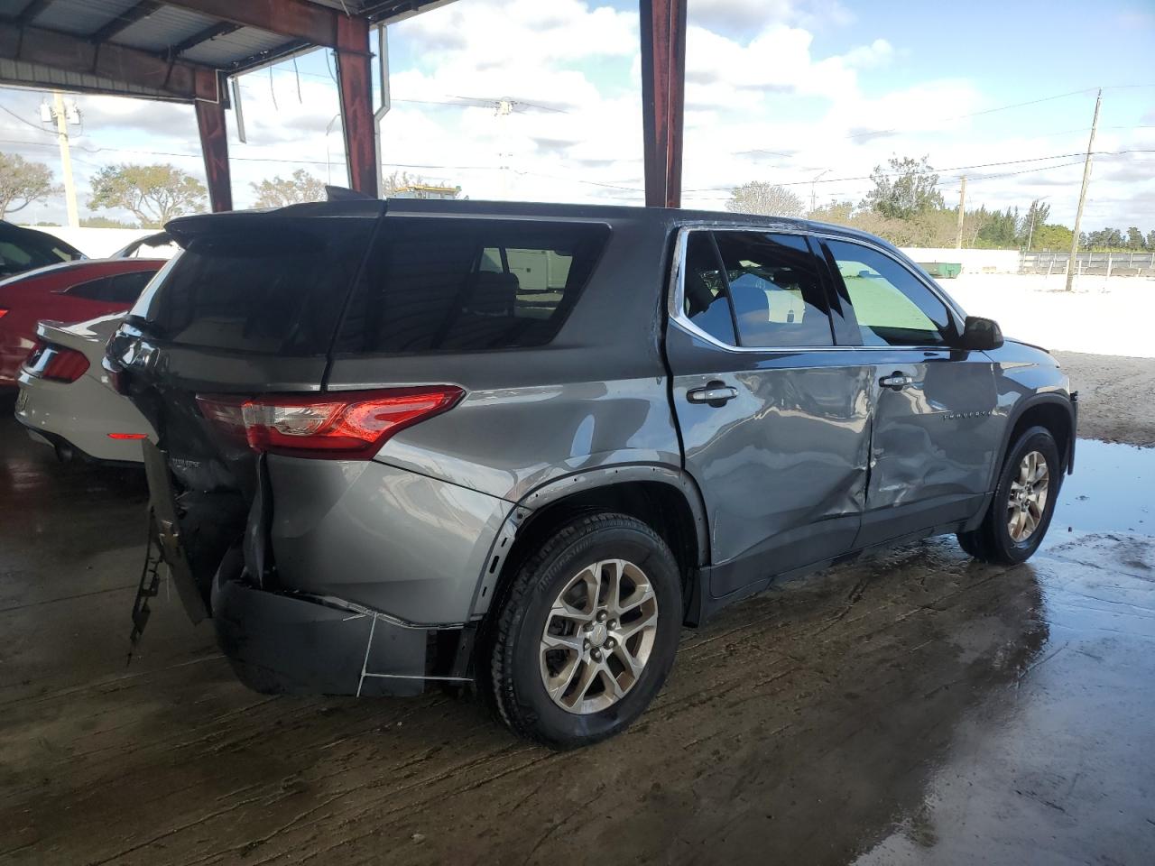 2021 Chevrolet Traverse - Image 3
