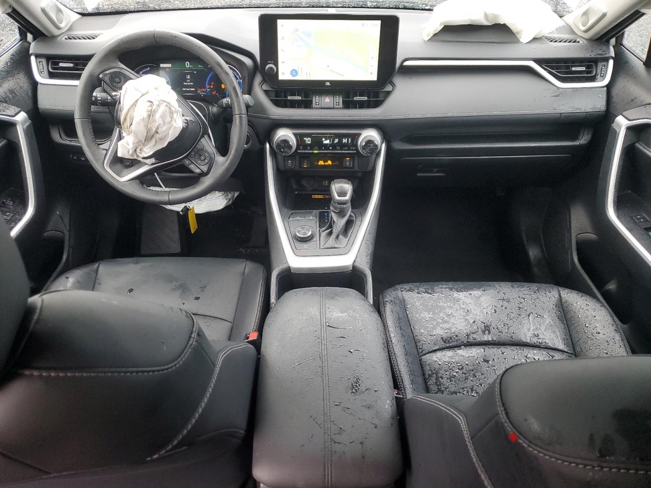 2024 Toyota RAV 4 - Image 8