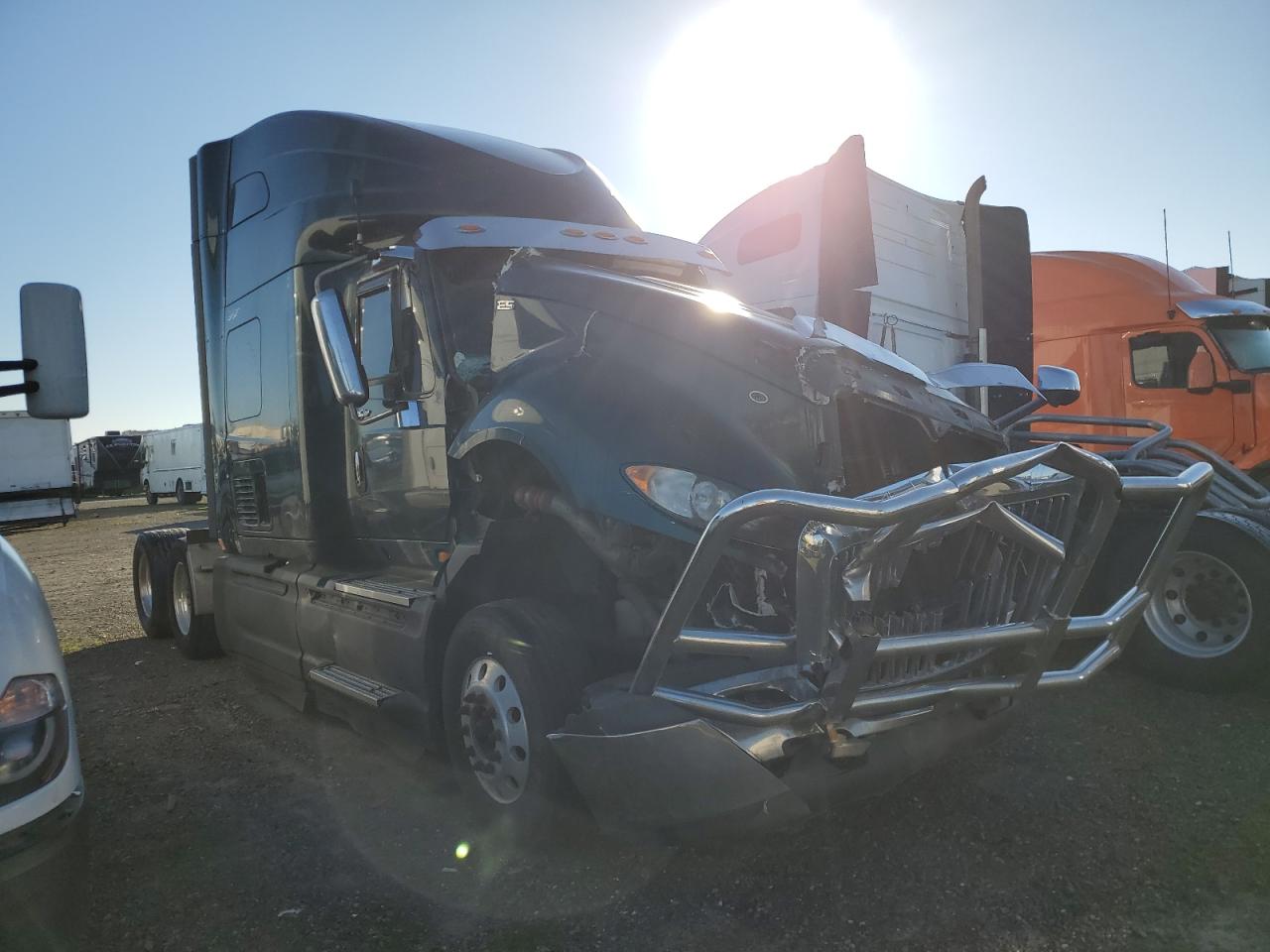 2016 International Prostar იყიდება Sacramento-ში, CA - Front End