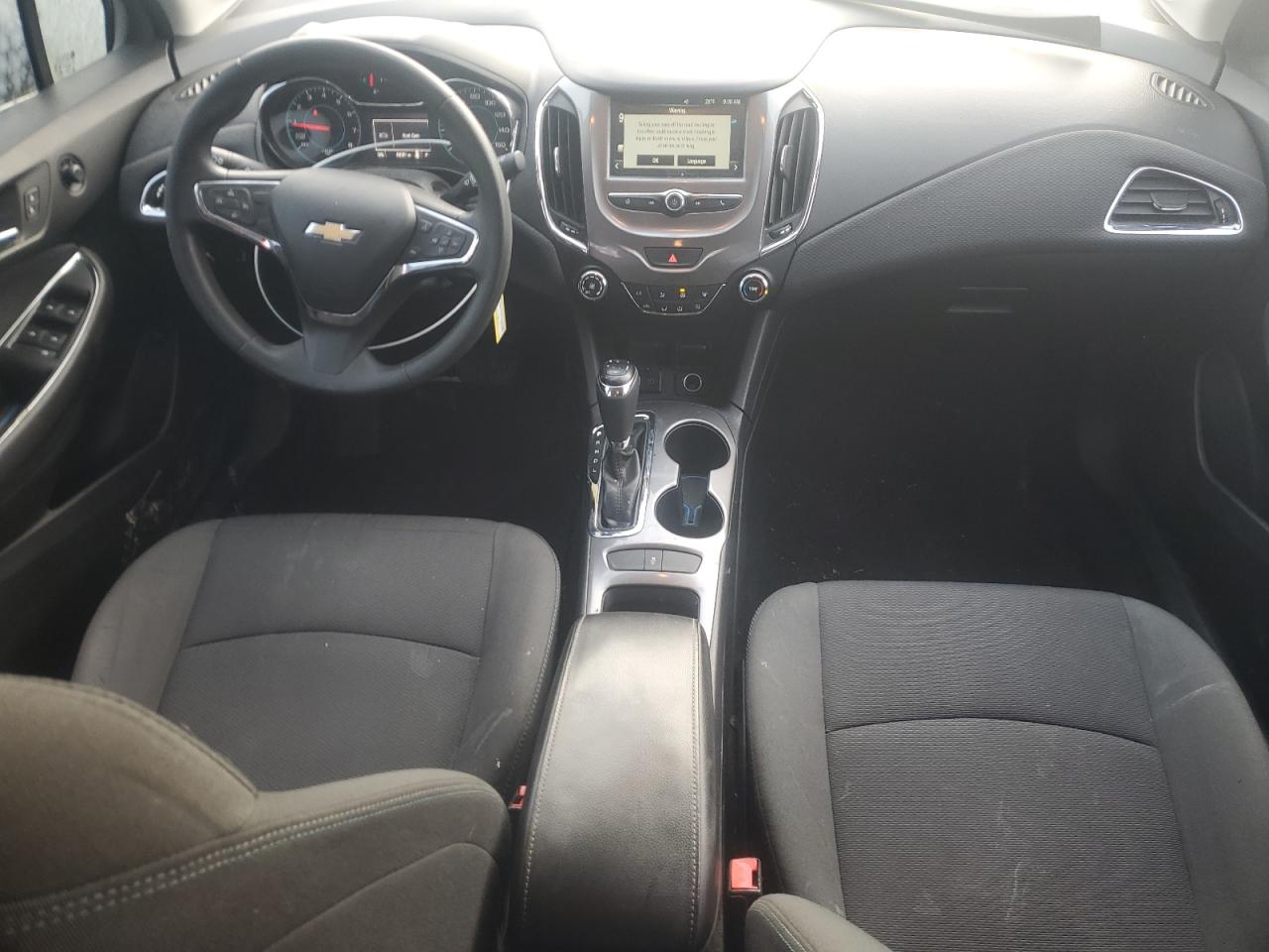 2018 Chevrolet Cruze - Image 8