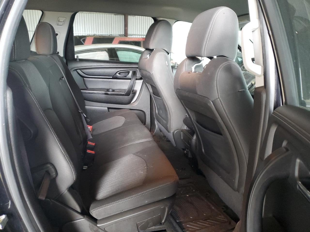 2015 Chevrolet Traverse - Image 11