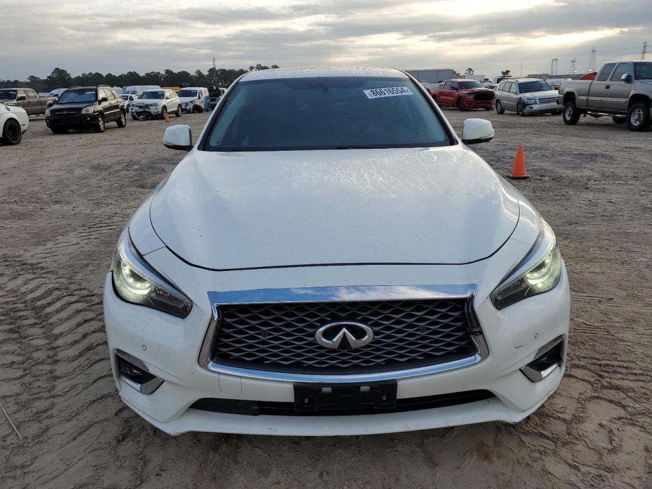 2018 Infiniti Q50 Luxe VIN: JN1EV7AP5JM353925 Lot: 70107315