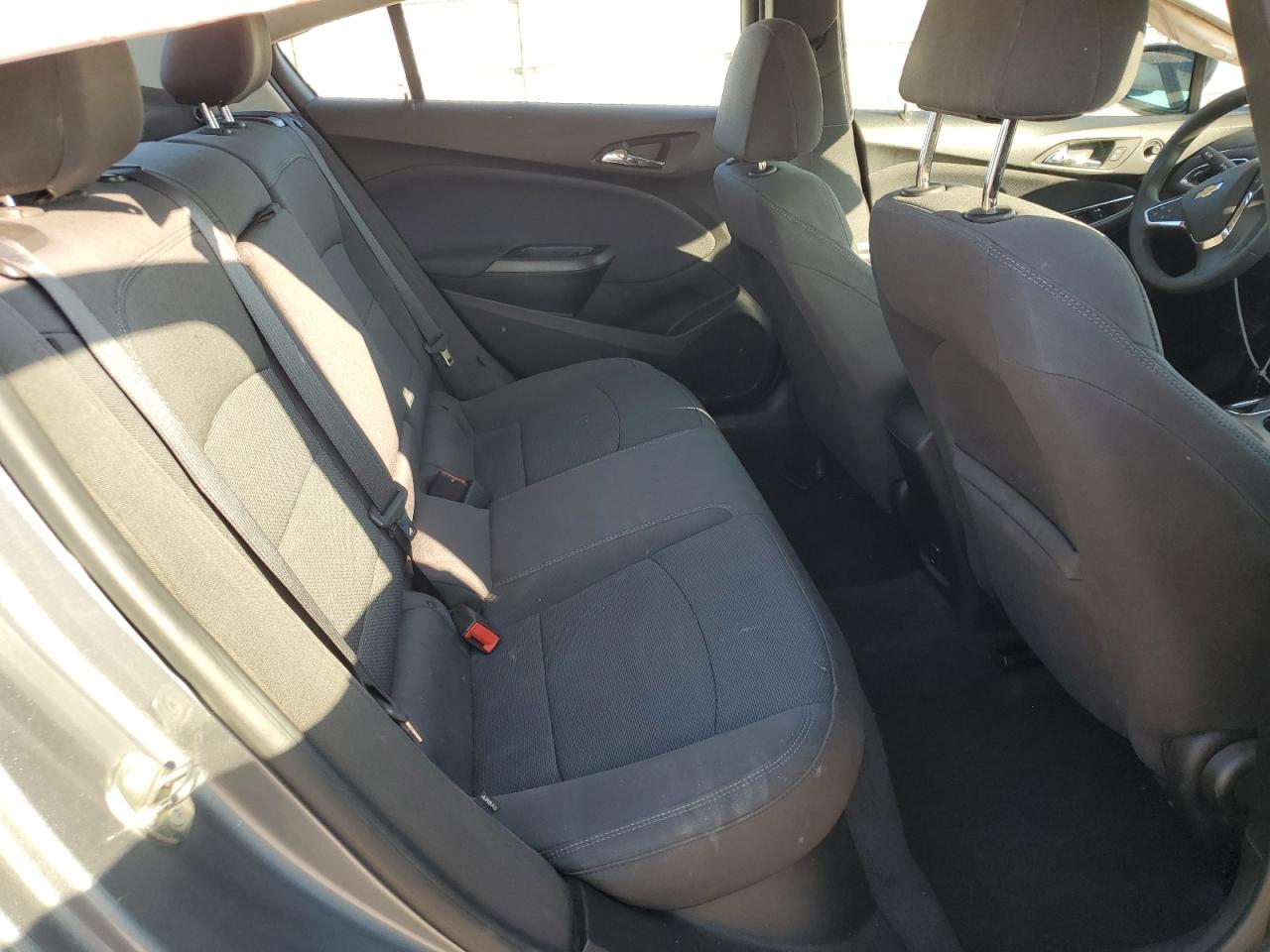 2018 Chevrolet Cruze - Image 10