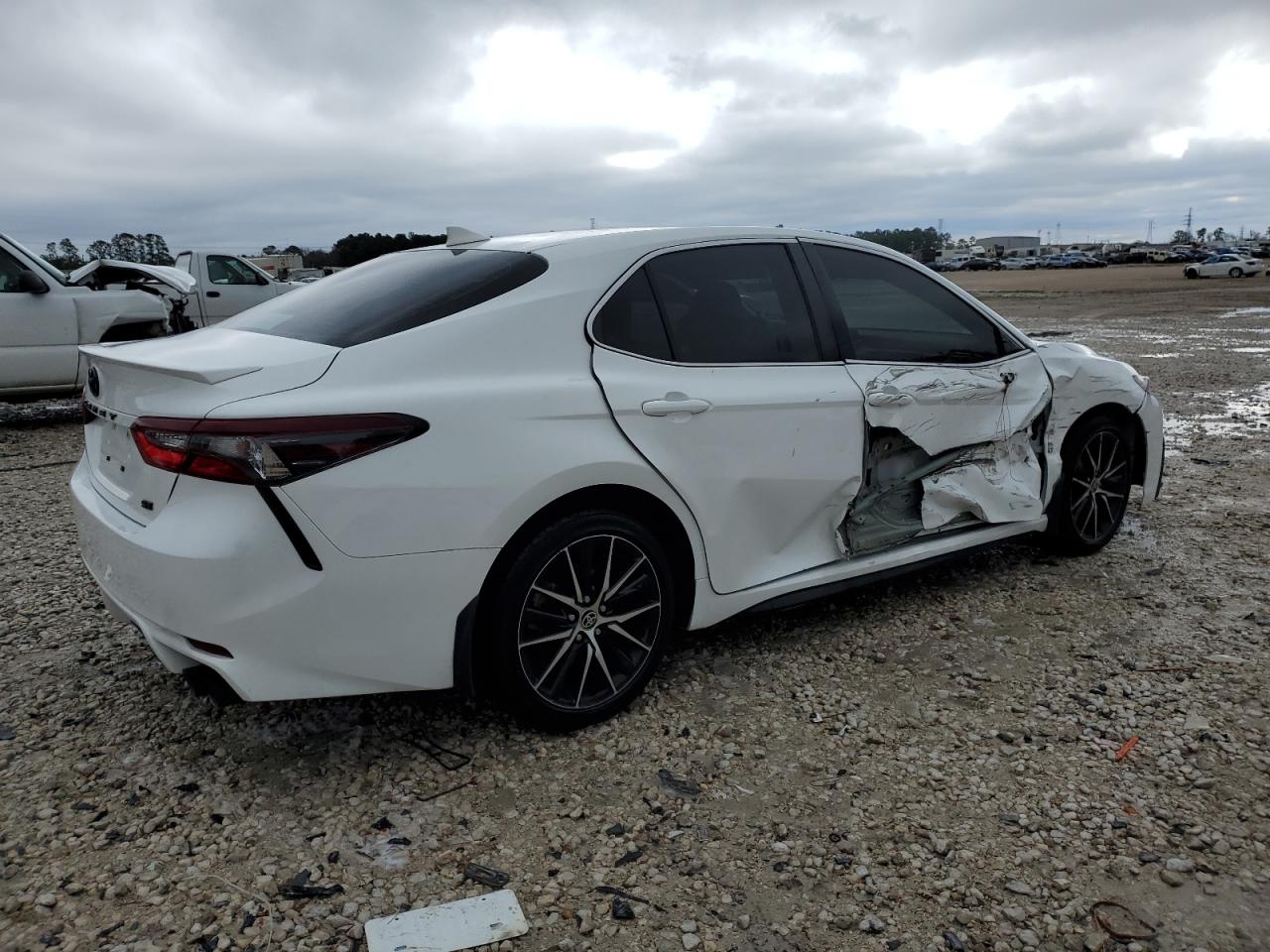 2022 Toyota Camry - Image 3