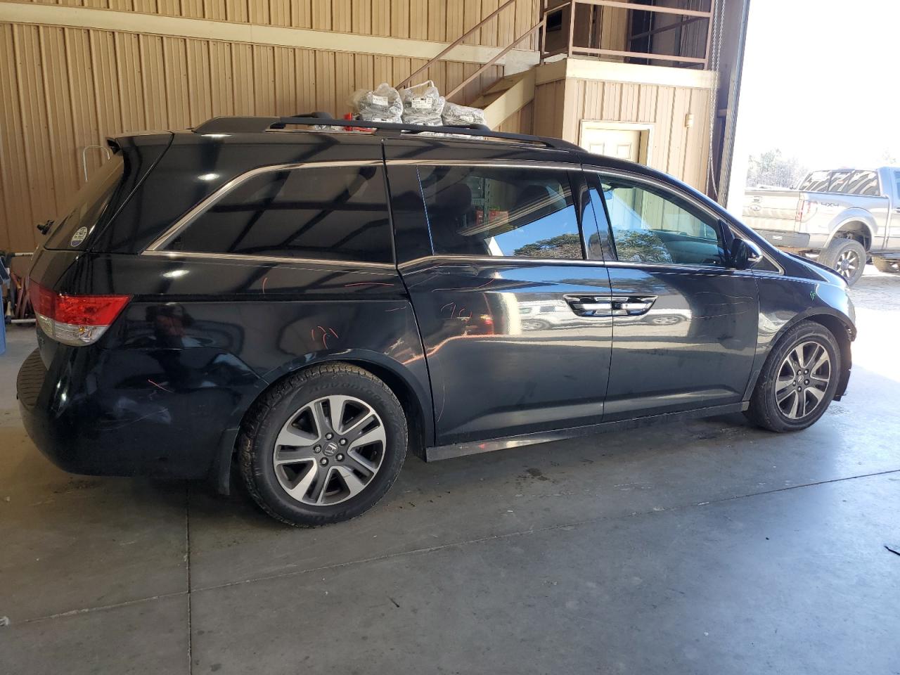 2015 Honda Odyssey - Image 3
