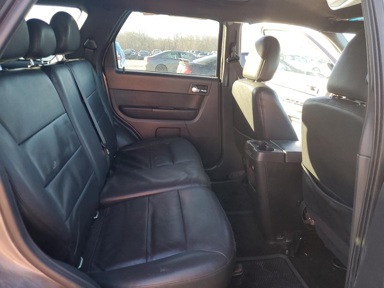 2011 Ford Escape - Image 11