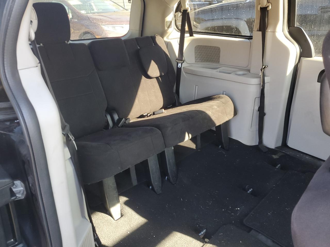 2011 Dodge Caravan - Image 11