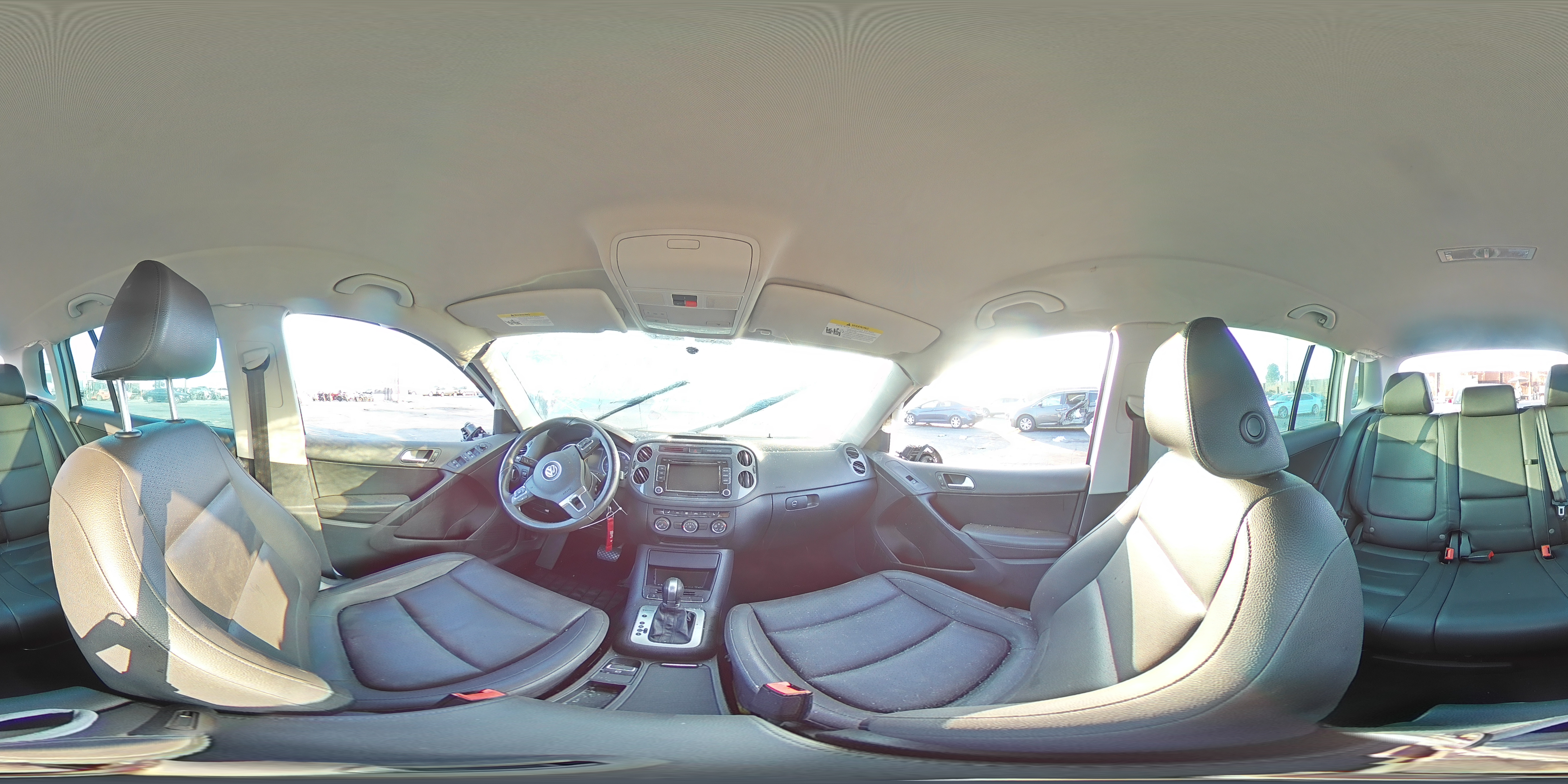 2015 Volkswagen Tiguan - Image 14