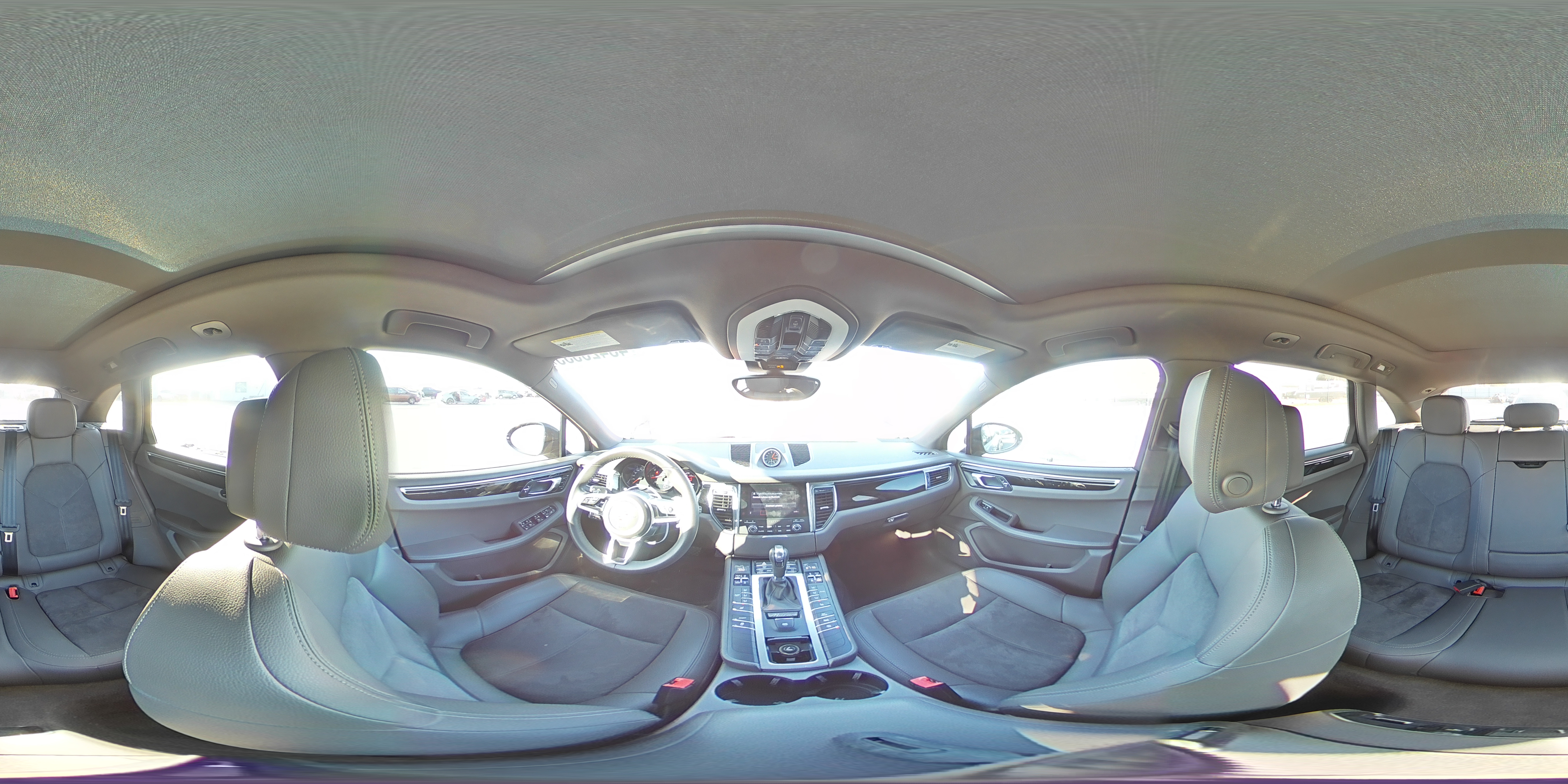 2018 Porsche Macan - Image 14