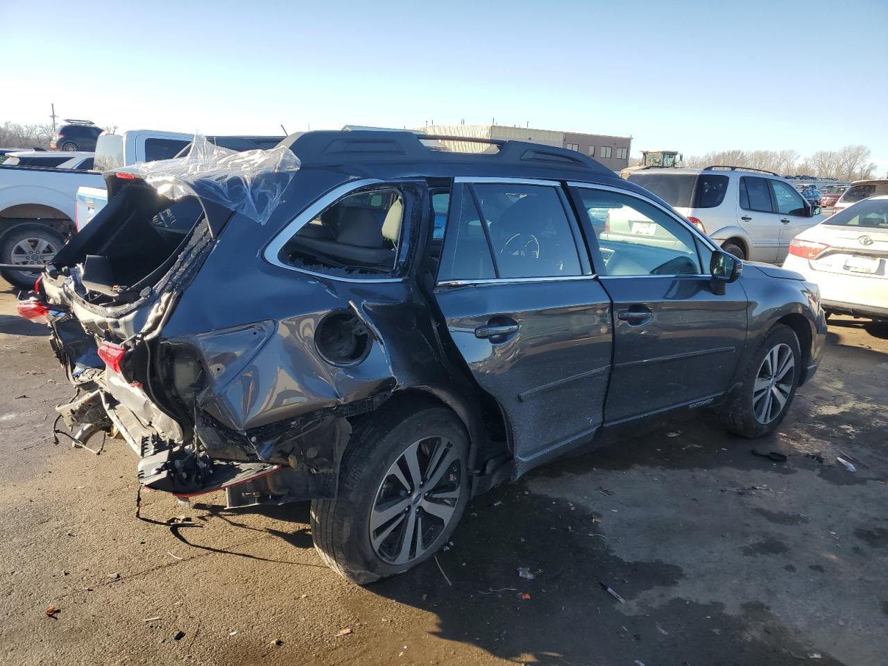 2018 Subaru Outback - Image 3