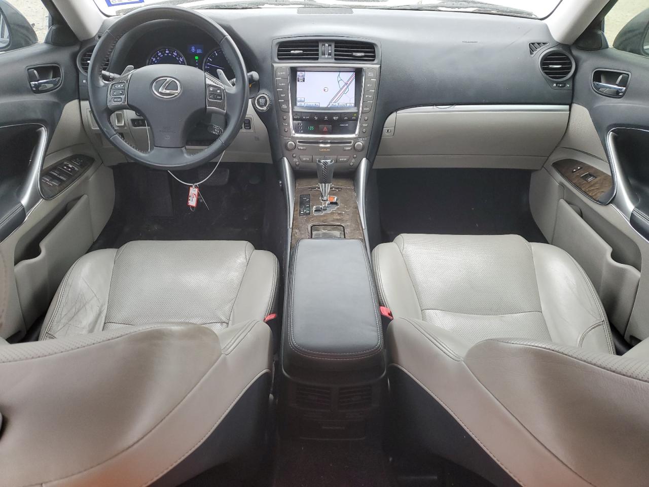 2011 Lexus IS - Image 8
