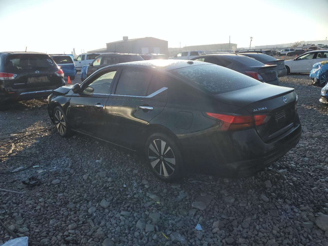 2019 Nissan Altima - Image 2