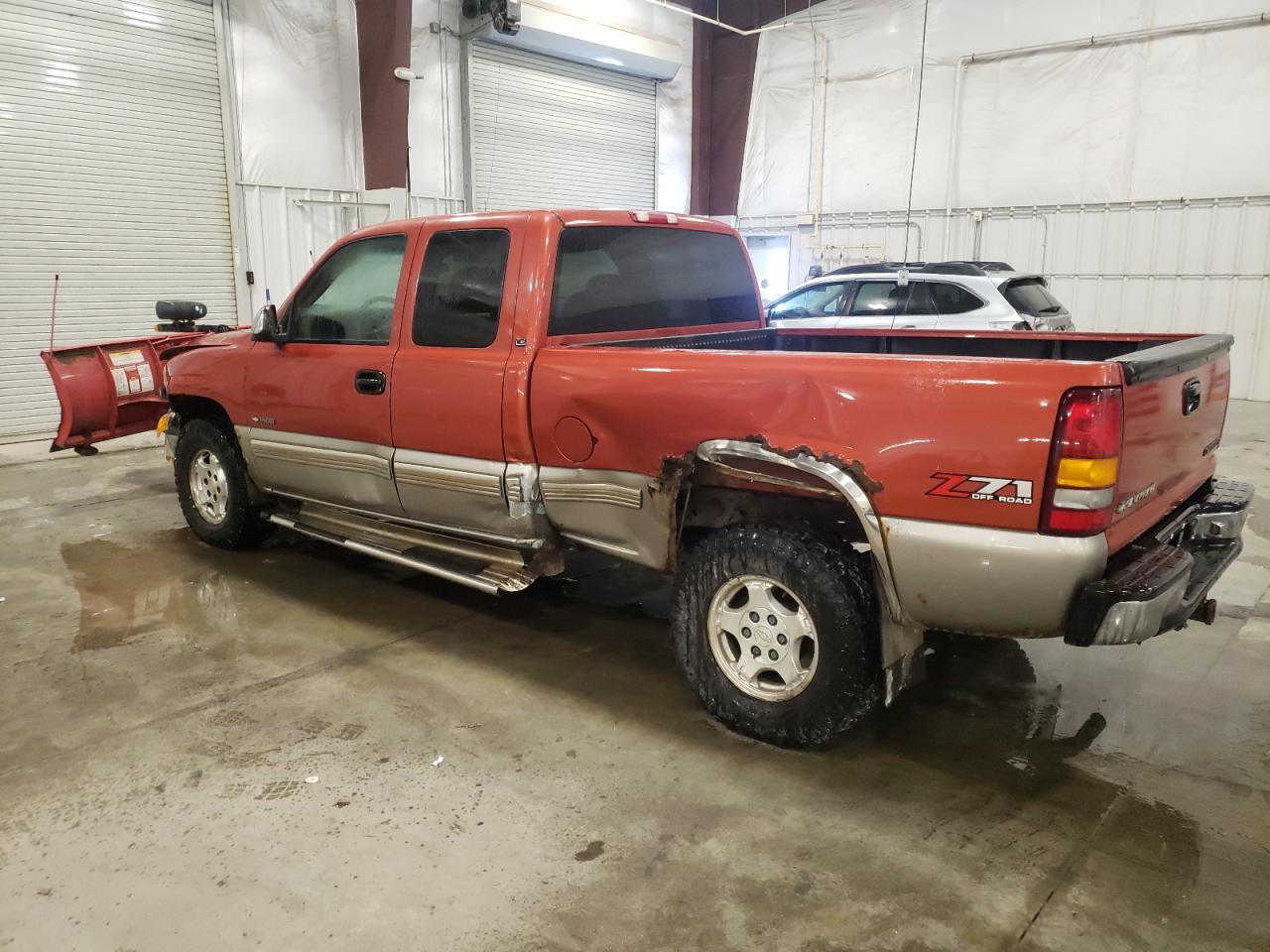2001 Chevrolet Silverado - Image 2
