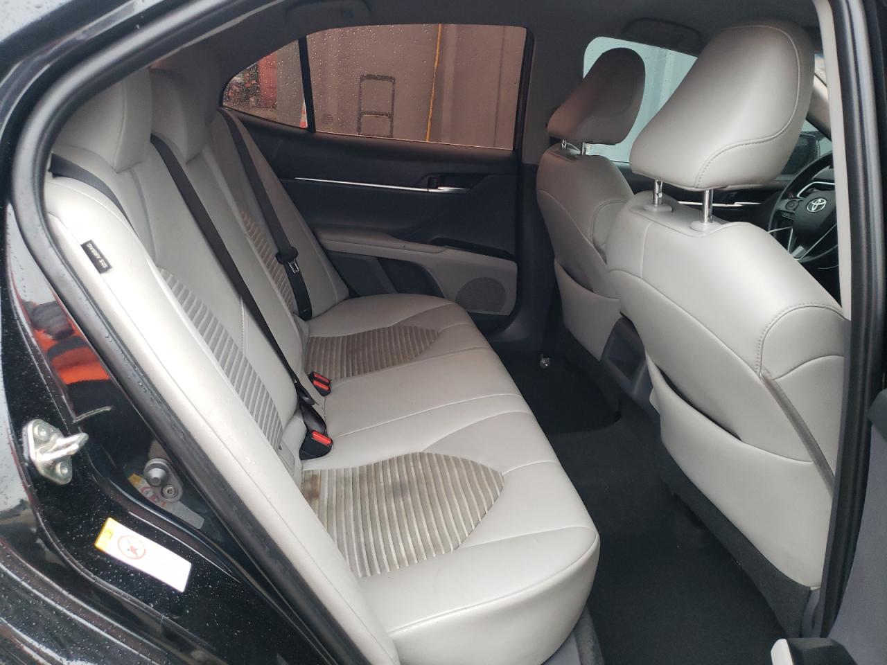 2018 Toyota Camry - Image 11