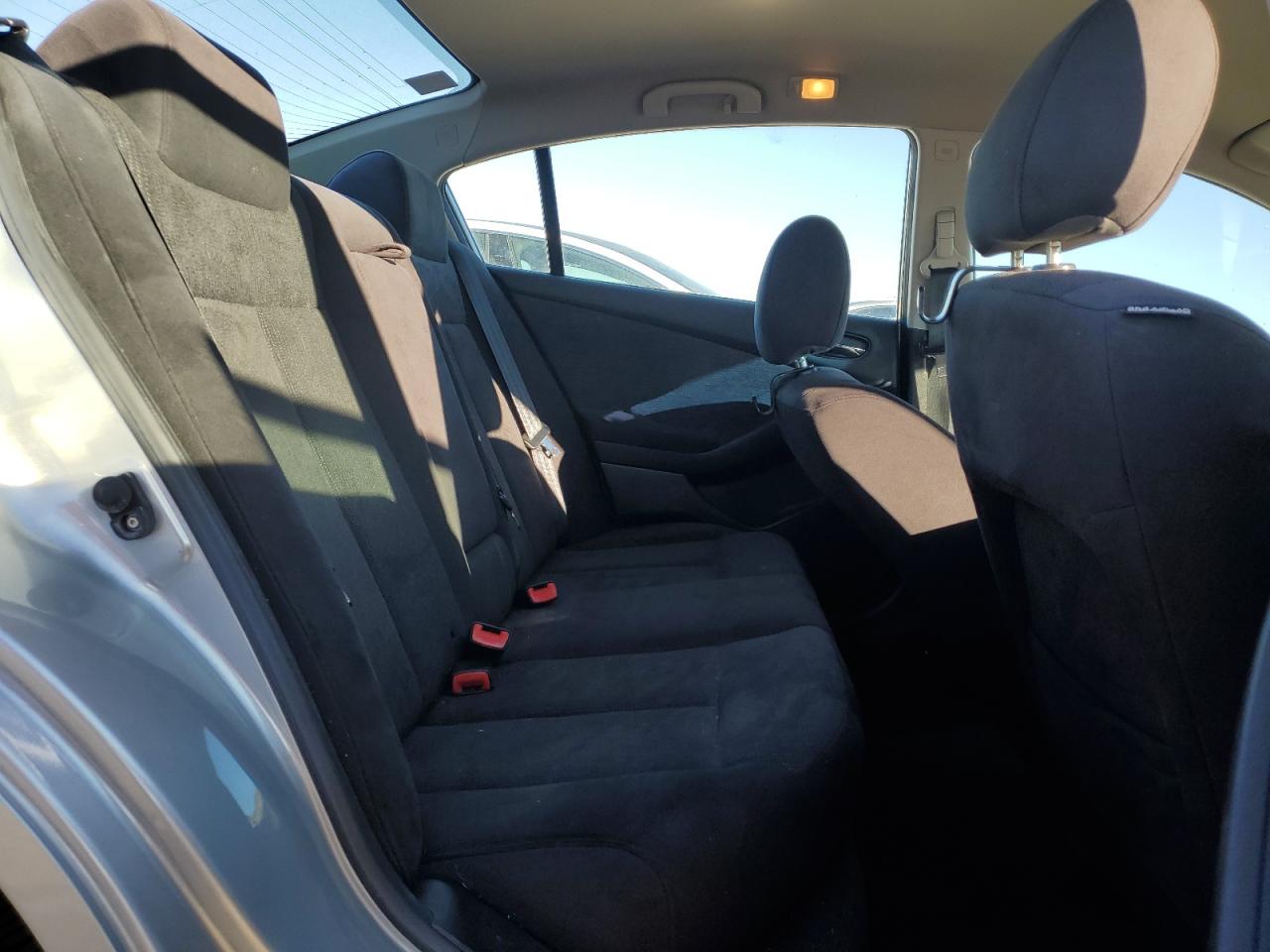 2010 Nissan Altima - Image 10