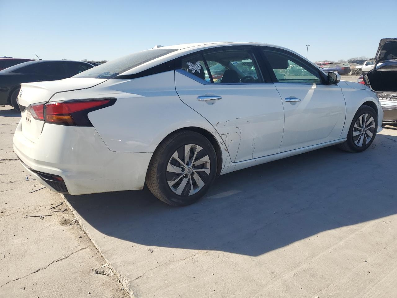 2020 Nissan Altima - Image 3