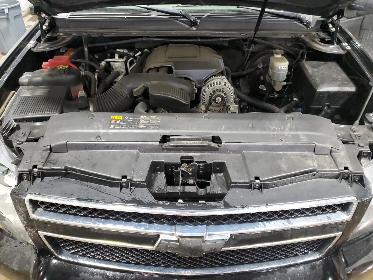 2014 Chevrolet Suburban - Image 12