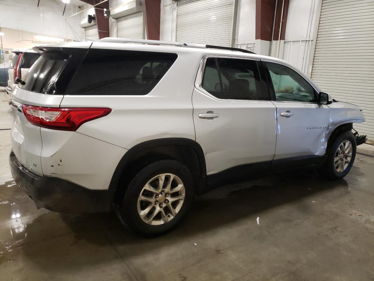 VIN 1GNERGKW8JJ115907 2018 CHEVROLET TRAVERSE no.3