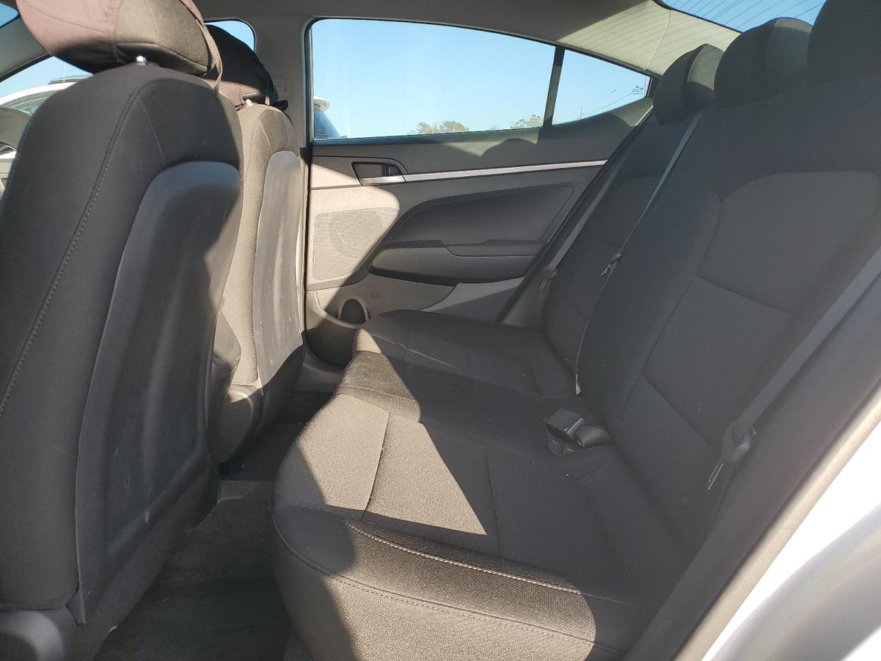 2019 Hyundai Elantra - Image 10