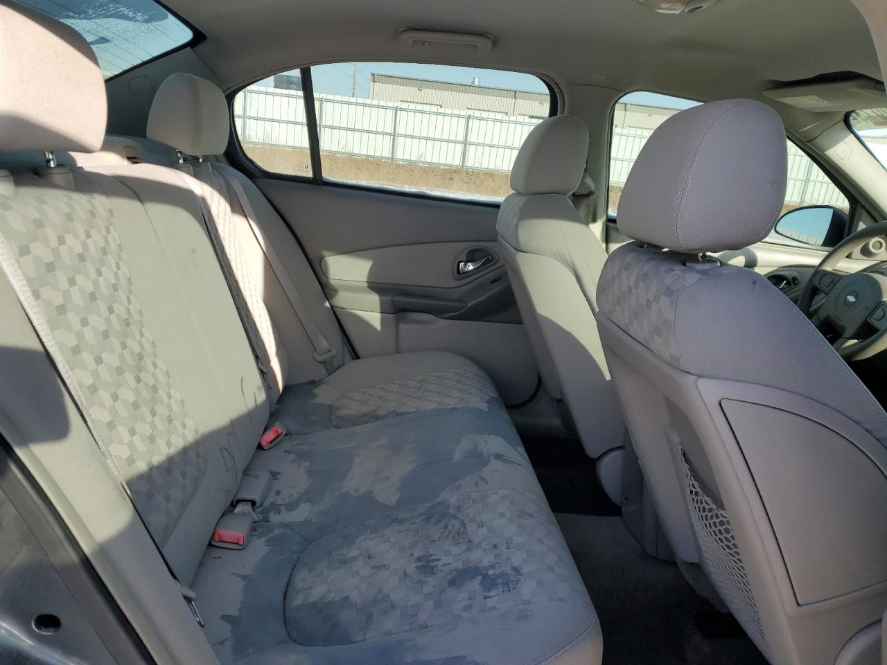 2005 Chevrolet Malibu - Image 10