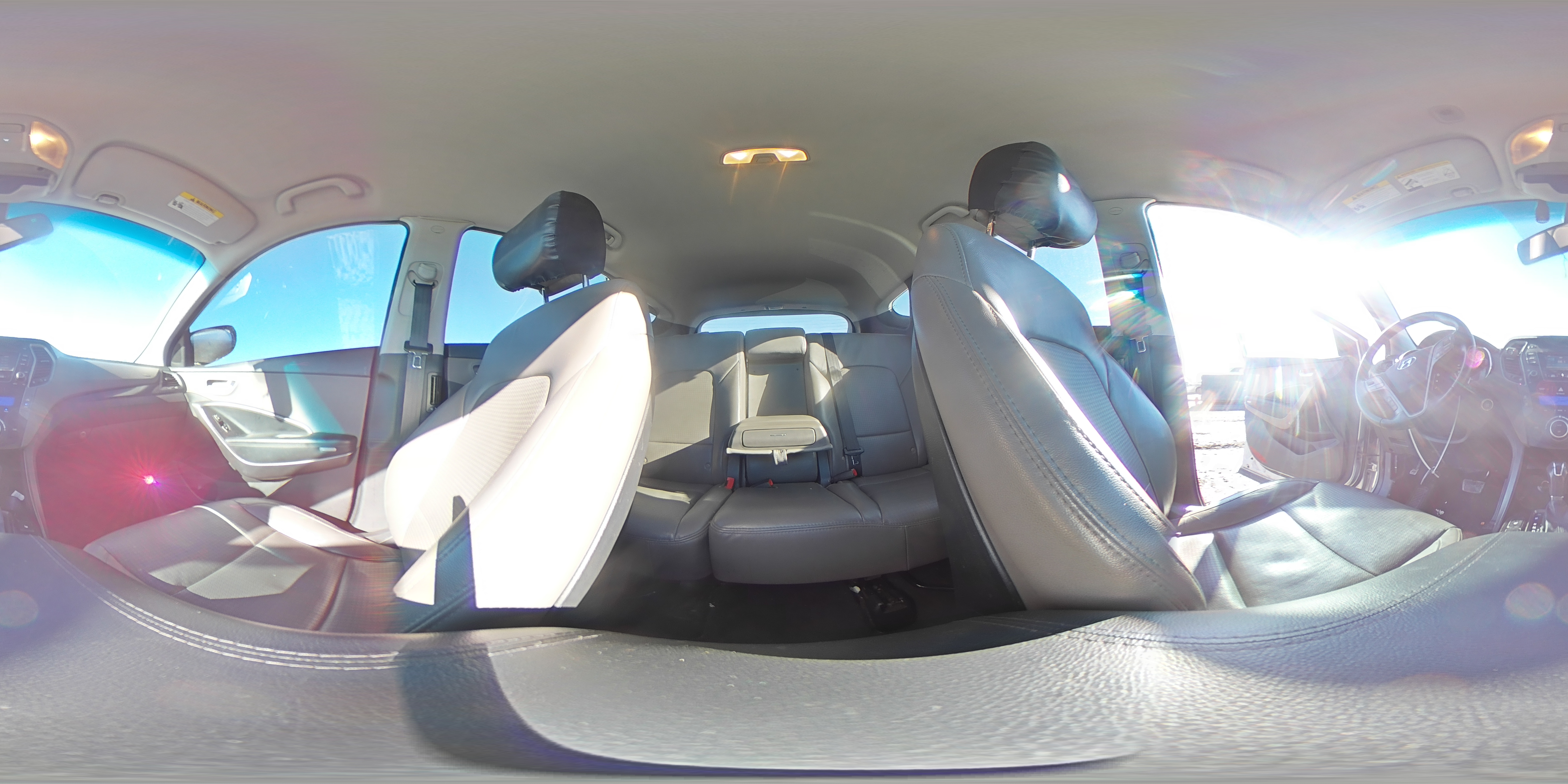 2014 Hyundai Santa Fe - Image 13