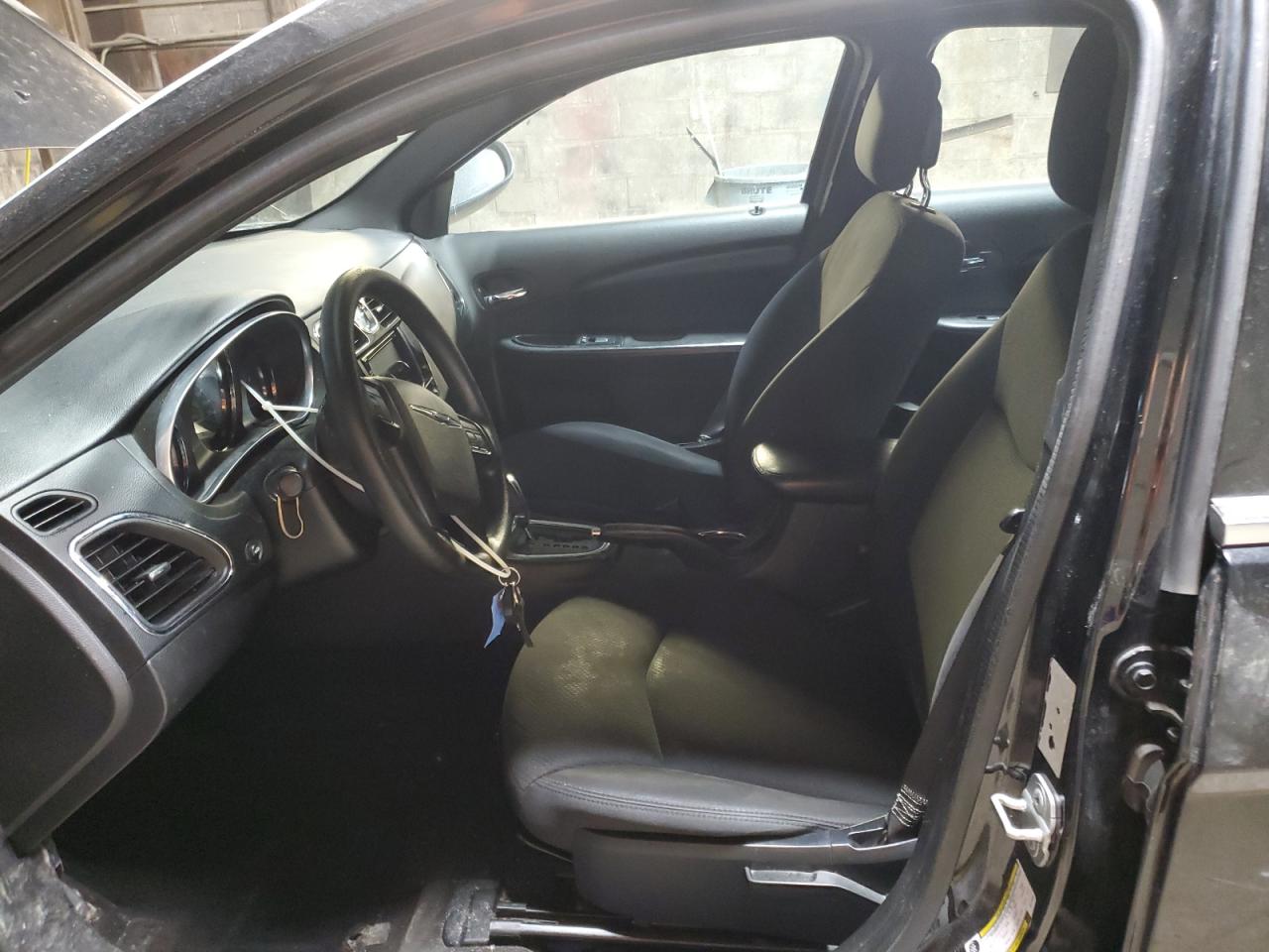 2014 Chrysler 200 - Image 7