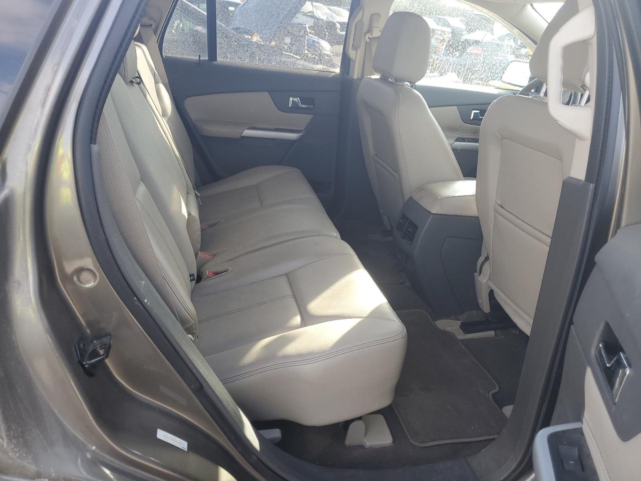 2014 Ford Edge - Image 12
