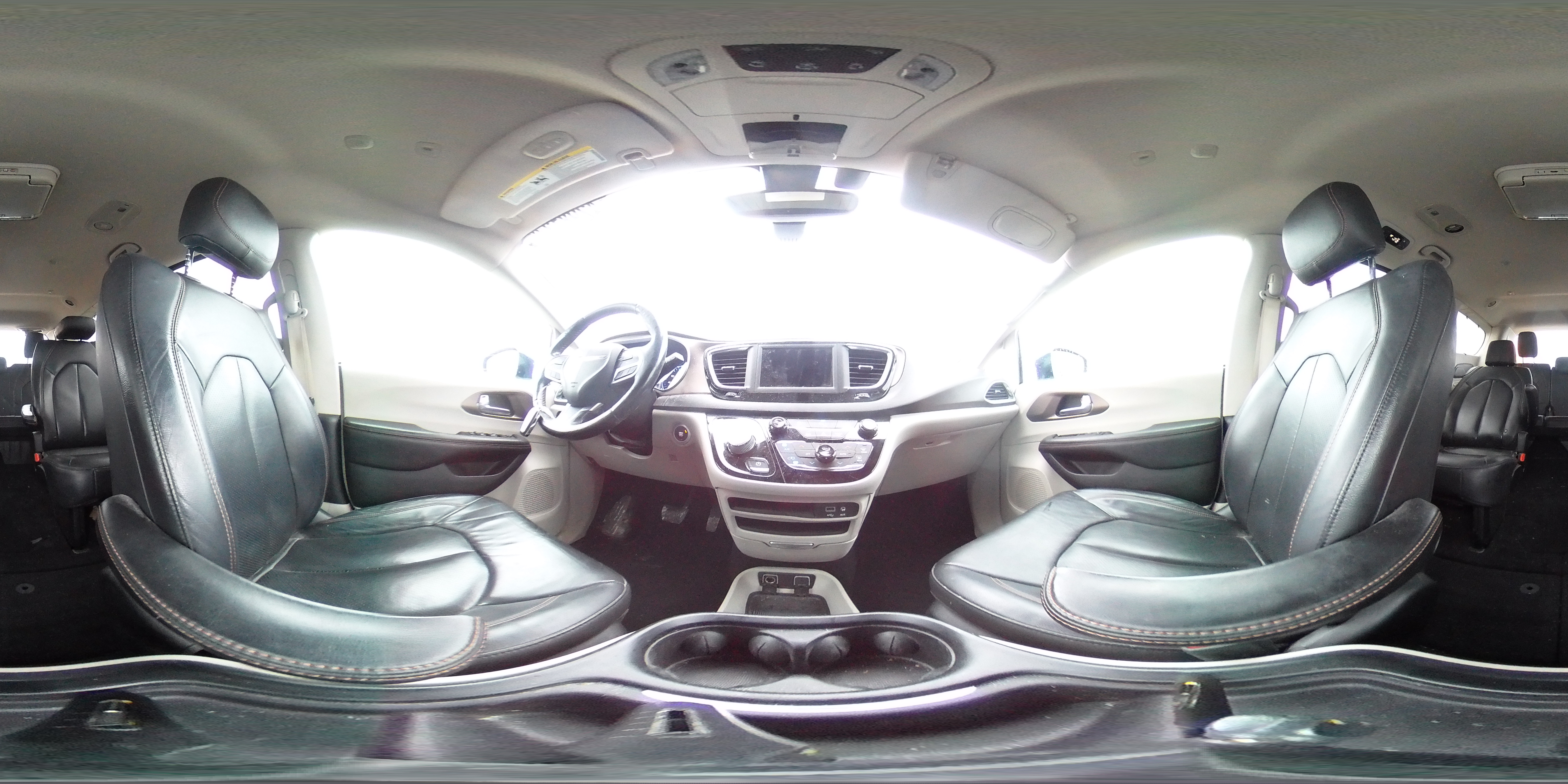 2019 Chrysler Pacifica - Image 14