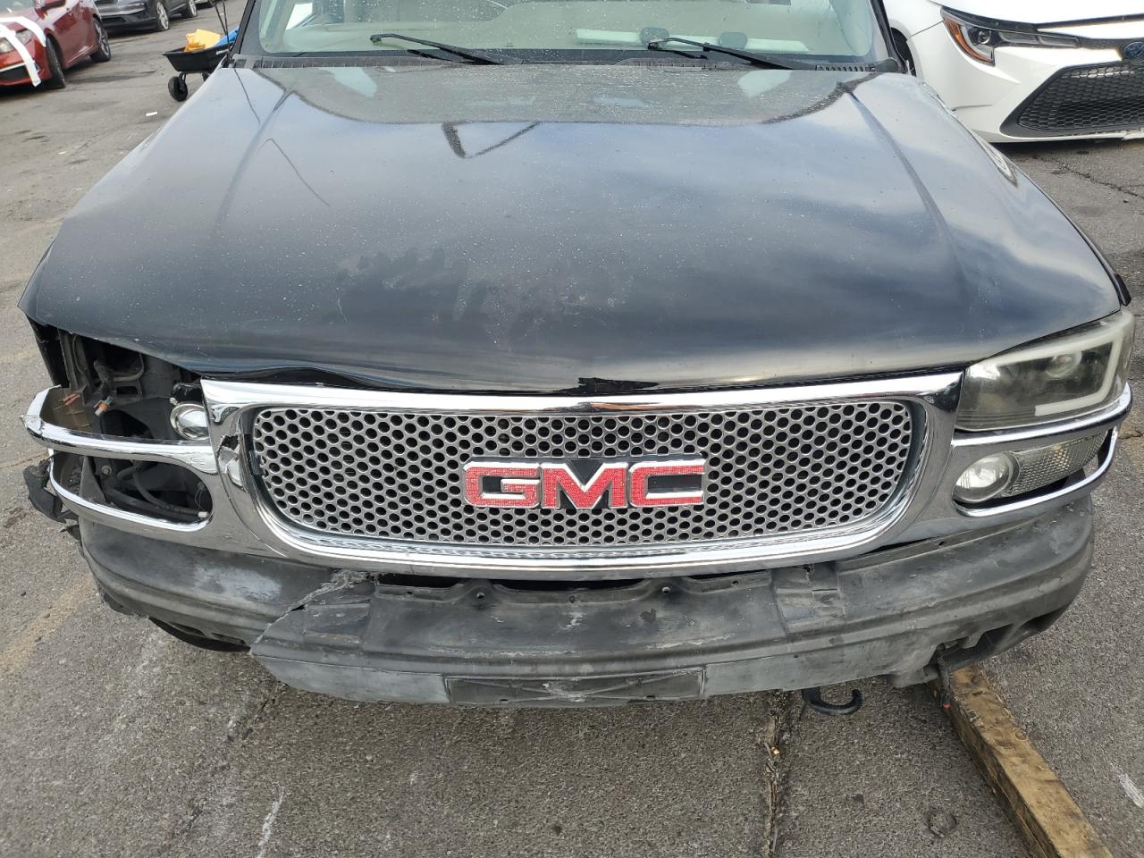 2006 GMC Sierra - Image 11