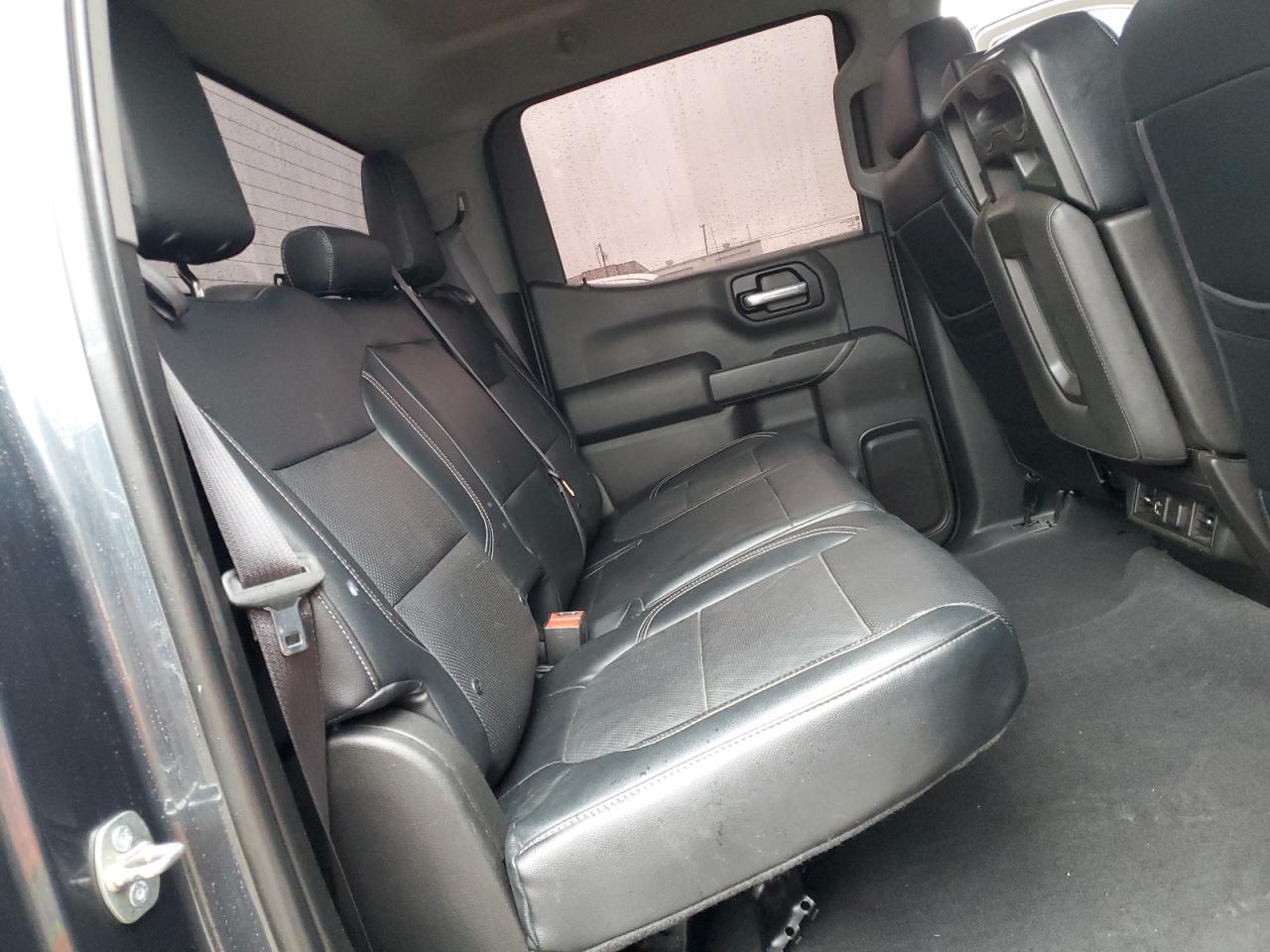 2019 Chevrolet Silverado - Image 10