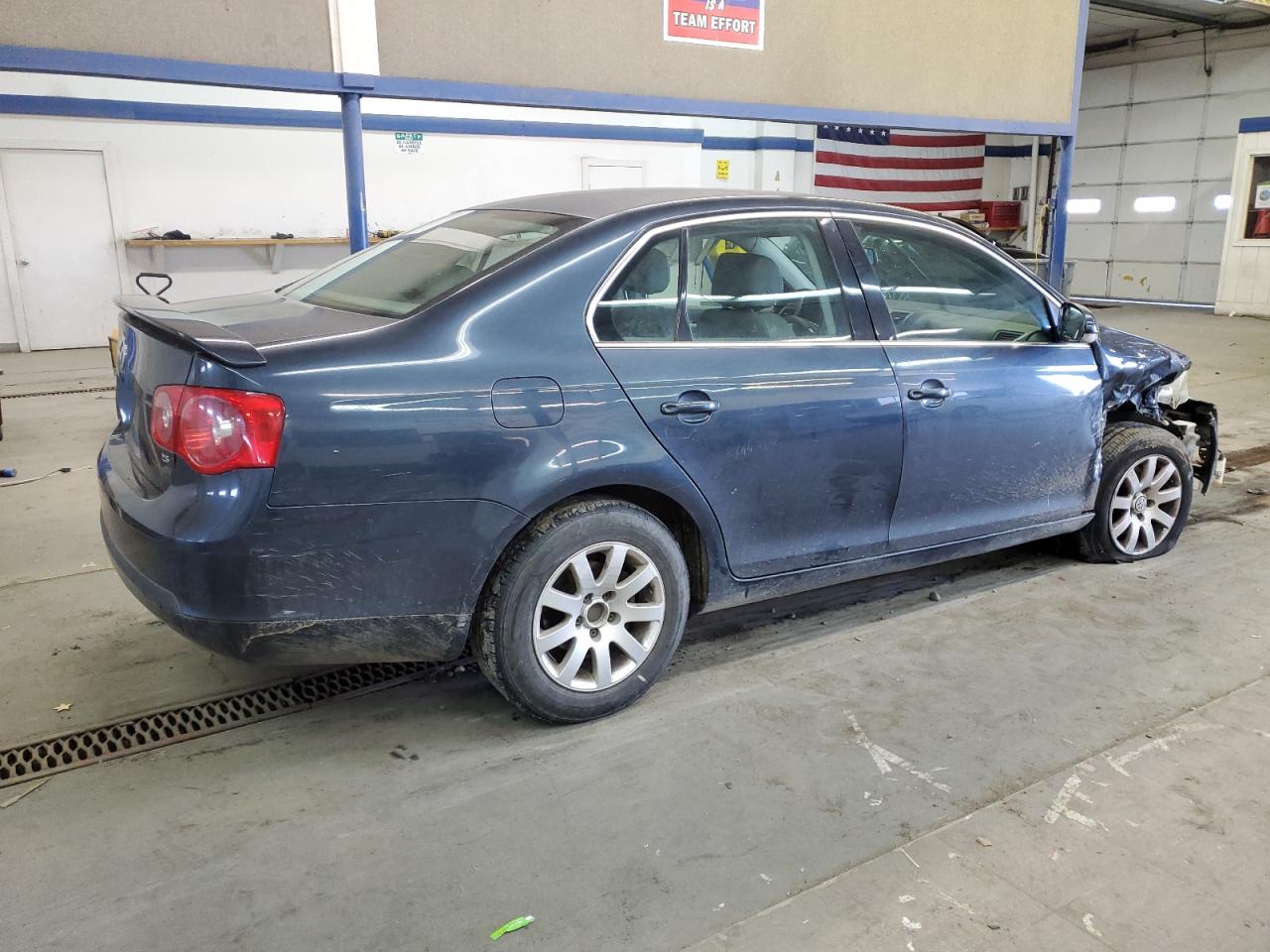 2005 Volkswagen Jetta - Image 3