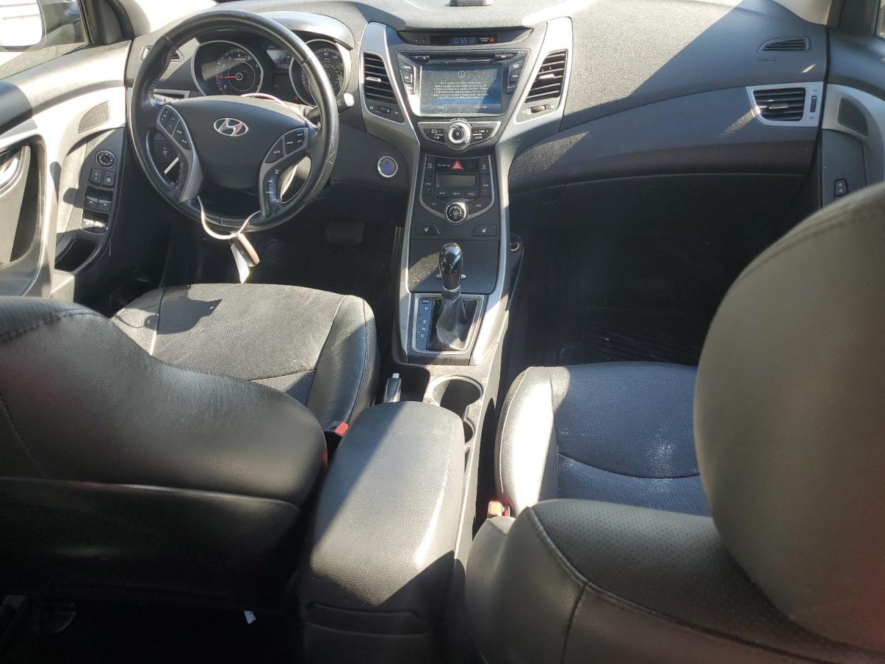 2014 Hyundai Elantra - Image 8