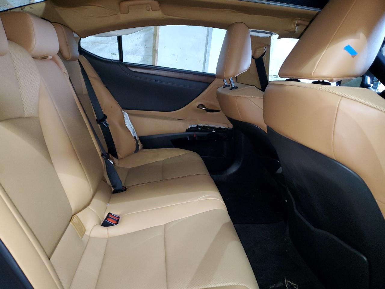 2022 Lexus ES - Image 10