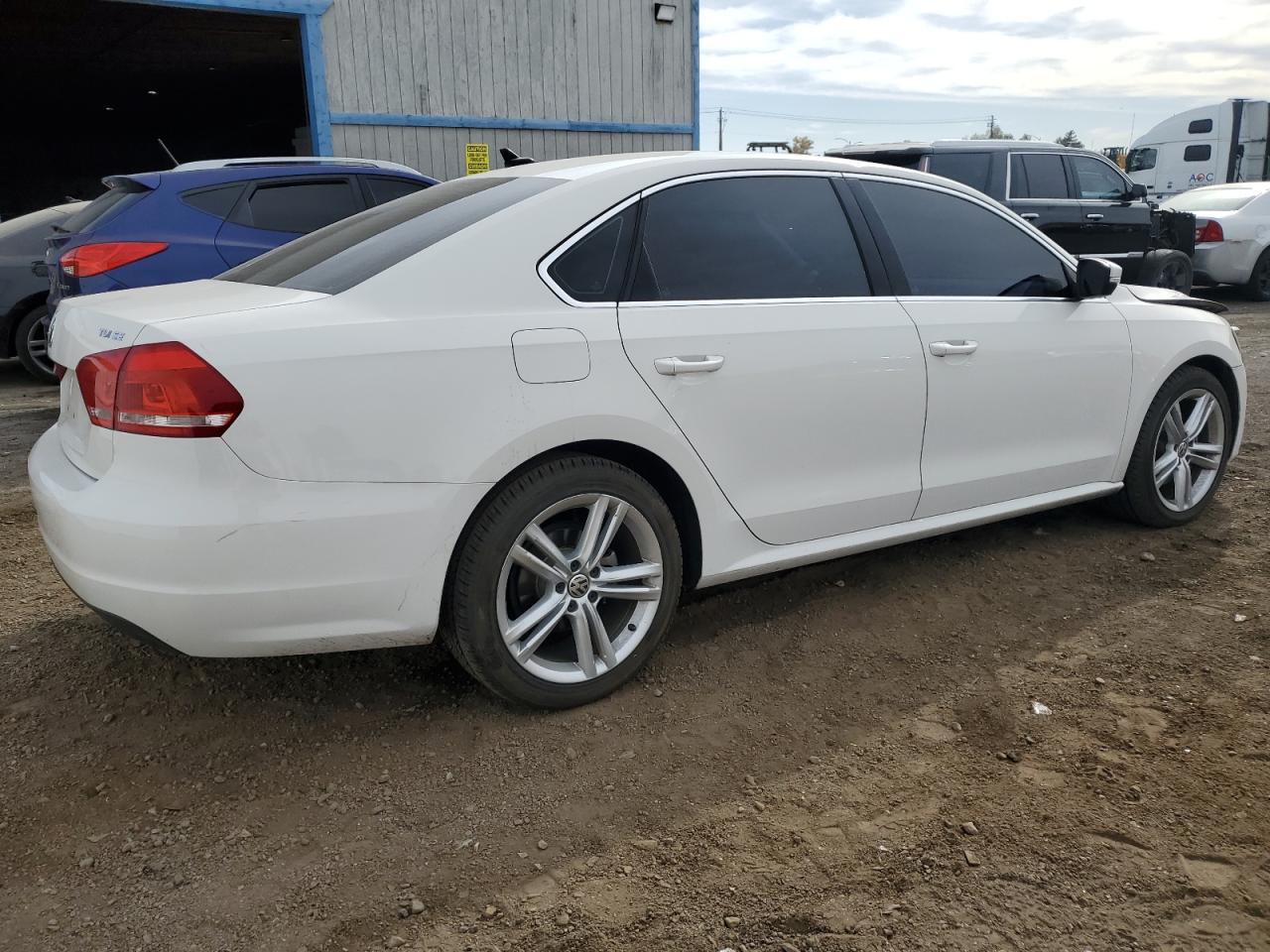 2015 Volkswagen Passat - Image 3