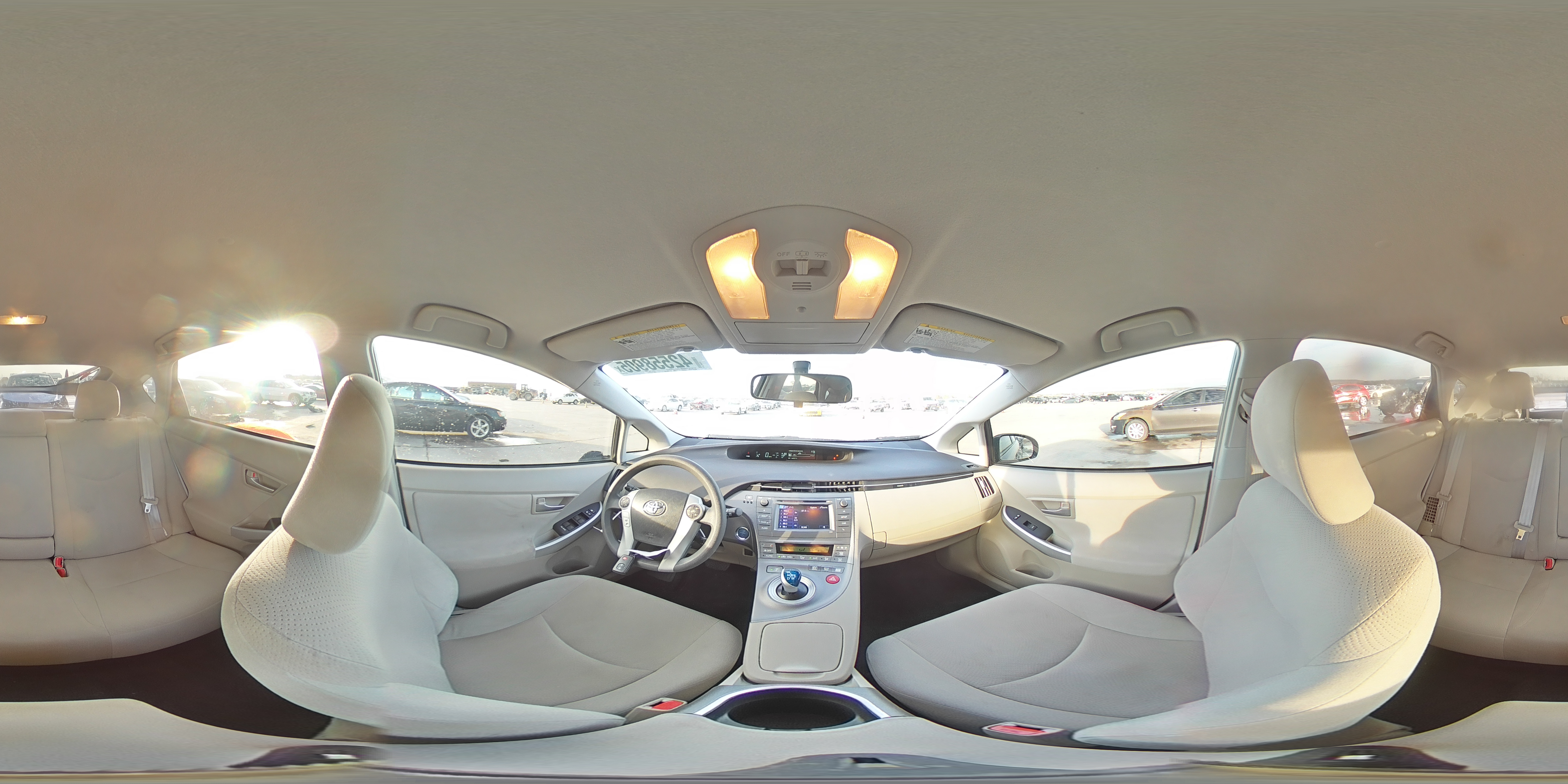 2014 Toyota Prius - Image 15