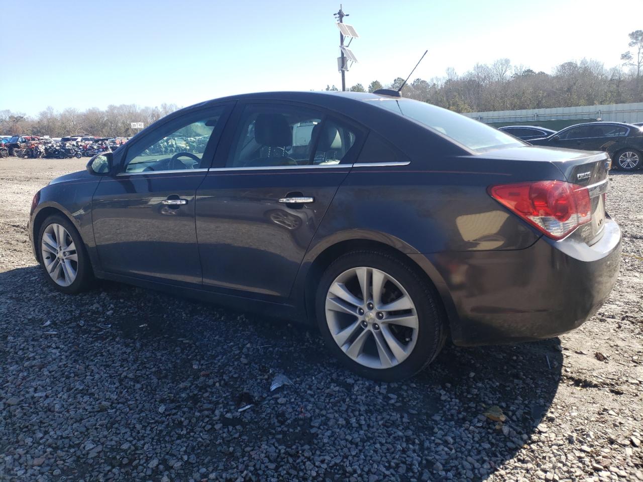2015 Chevrolet Cruze - Image 2