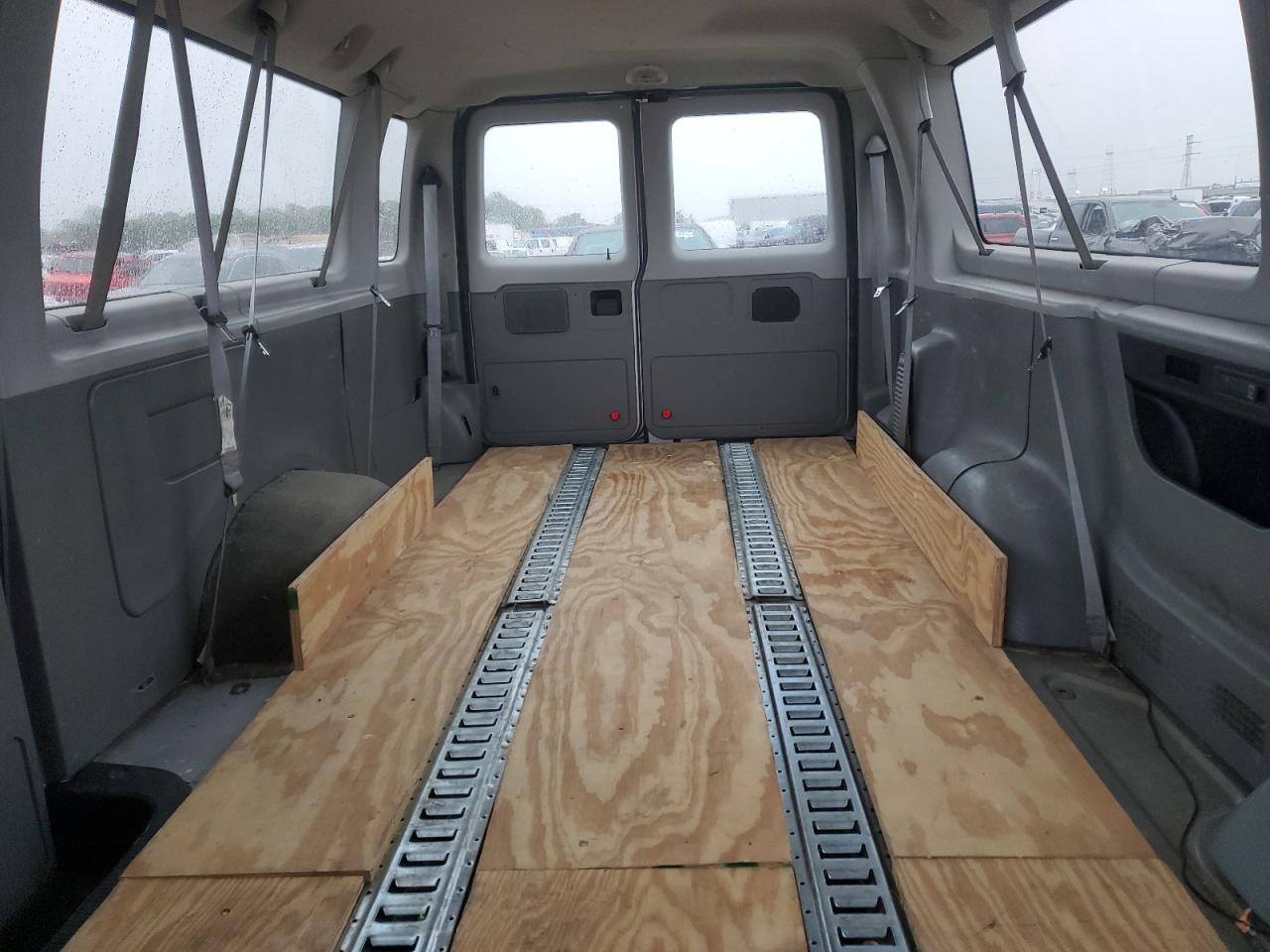 2013 Ford Econoline - Image 10