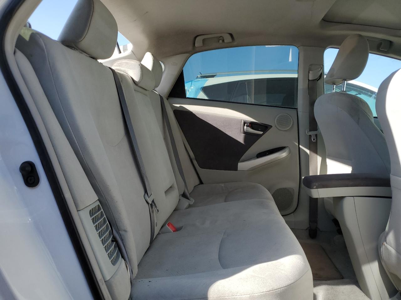 2010 Toyota Prius - Image 10