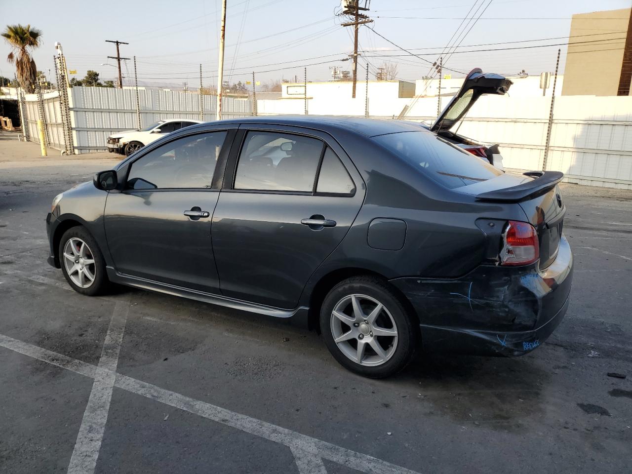2007 Toyota Yaris - Image 2