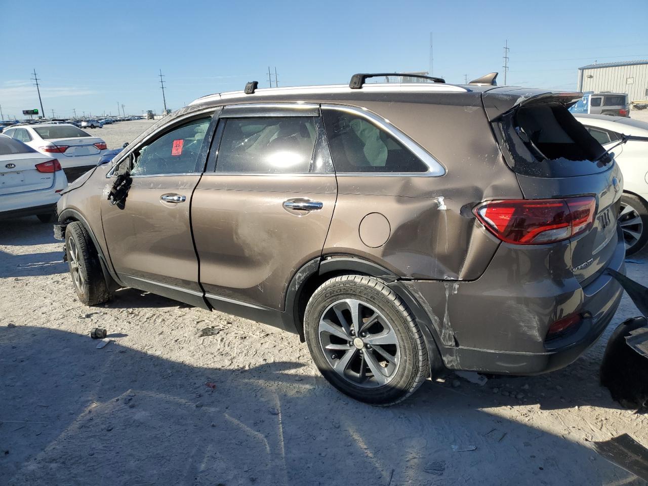 2019 Kia Sorento - Image 2