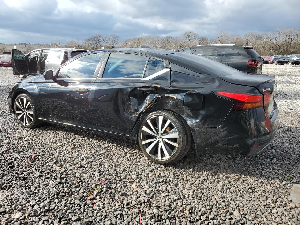 2019 Nissan Altima - Image 2