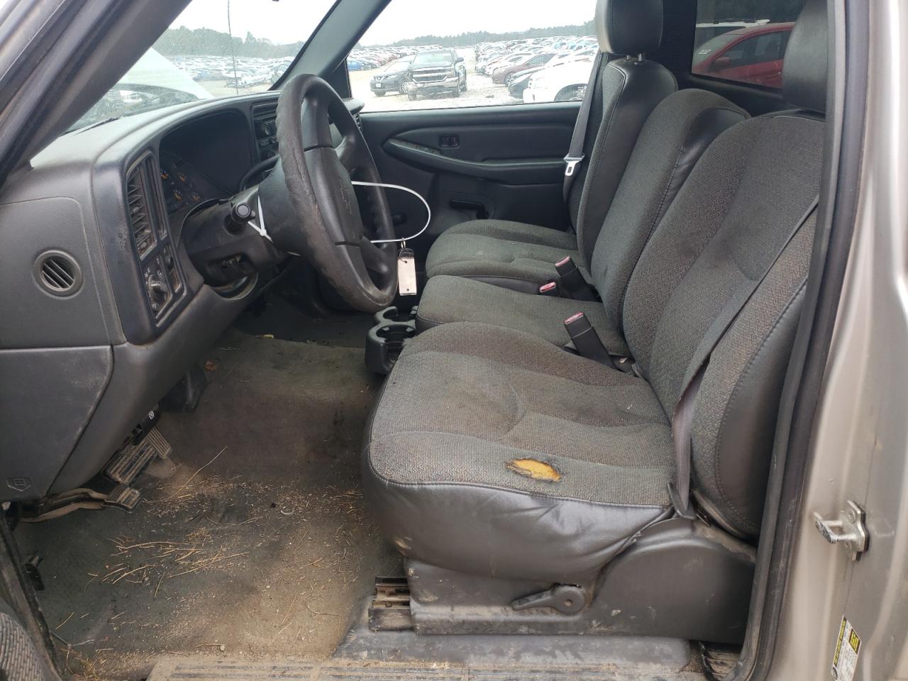 2004 Chevrolet Silverado - Image 7
