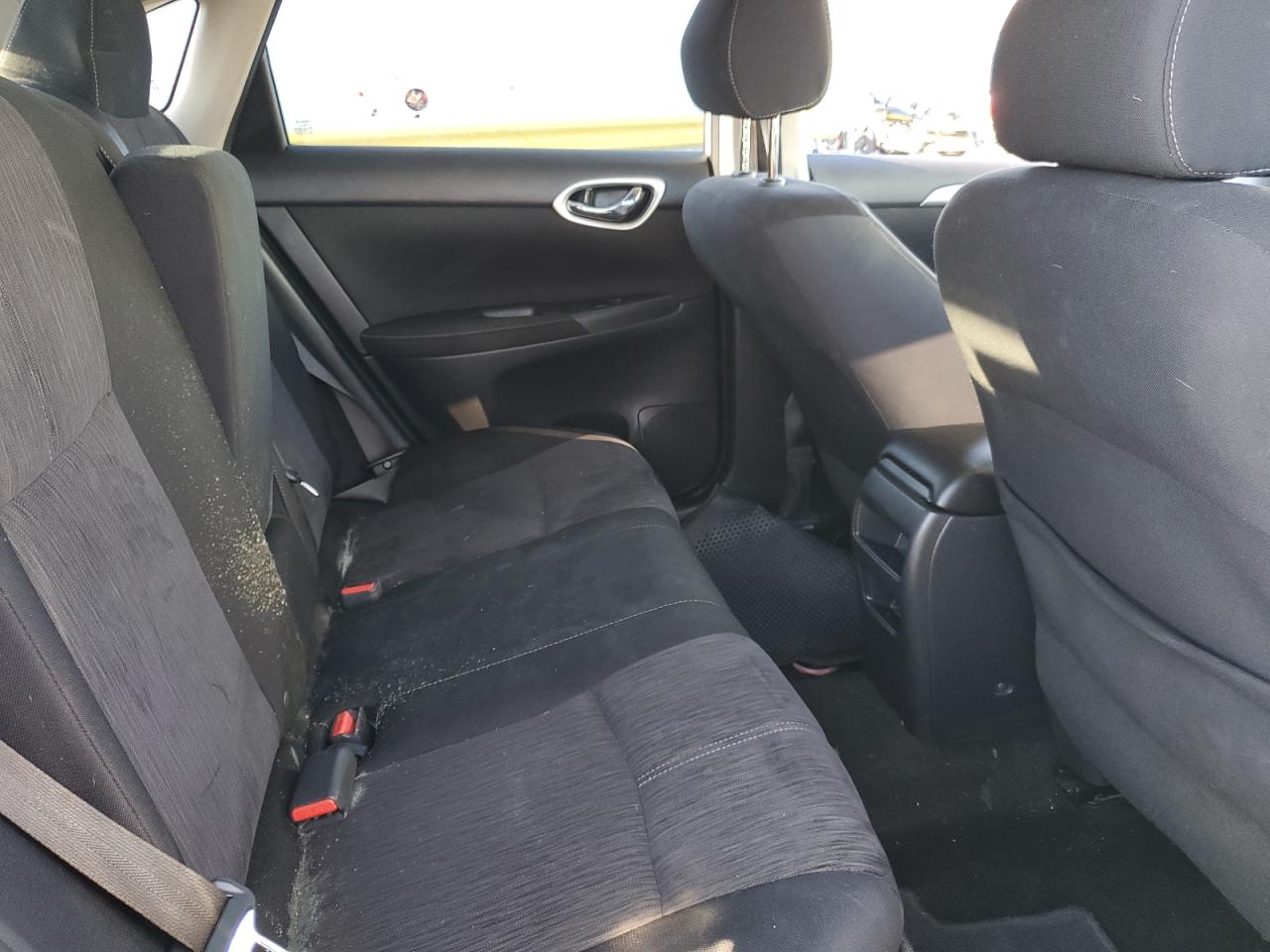2015 Nissan Sentra - Image 11