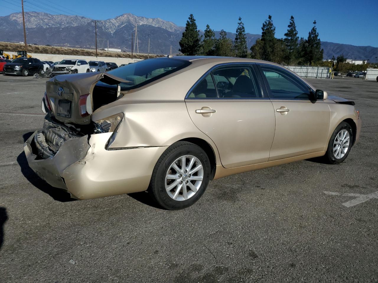 2011 Toyota Camry - Image 3