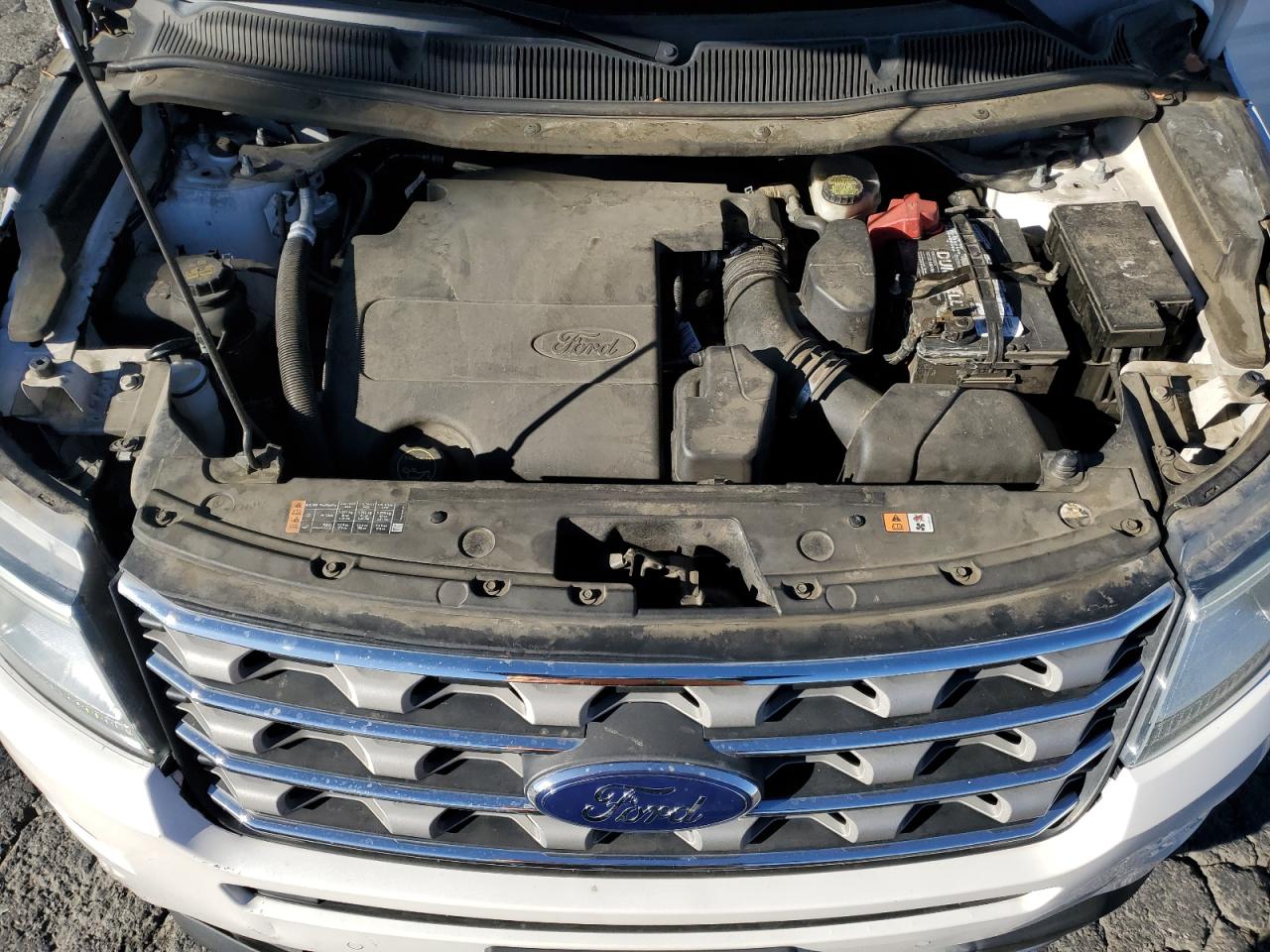 2017 Ford Explorer - Image 12
