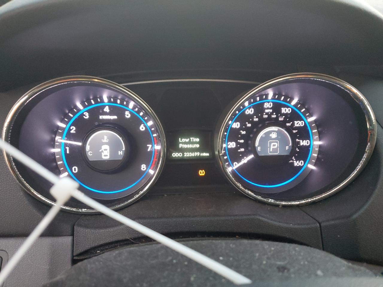 2013 Hyundai Sonata - Image 9